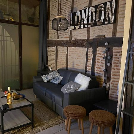 Poppy Appartement De Charme A 2 Min Centre-Ville Figeac Ngoại thất bức ảnh