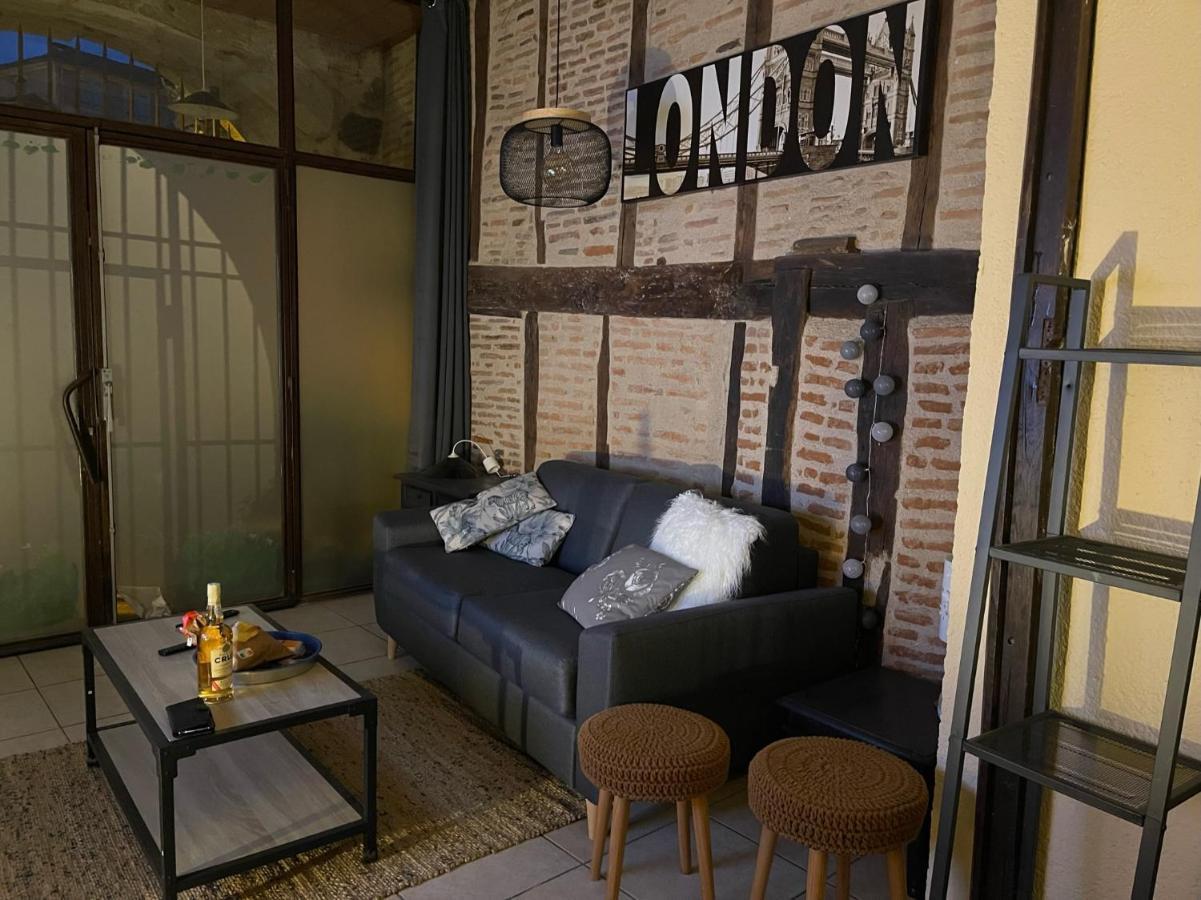 Poppy Appartement De Charme A 2 Min Centre-Ville Figeac Ngoại thất bức ảnh